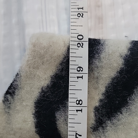 Chico's Zebra Print Open Front Vest Womens Size M ( Chicos Size 1) - Picture 8 of 10